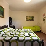 Scappo In Umbria, Casale Al Lago Nyaraló *